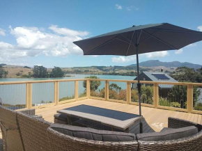 Bay and Karioi view in town, Raglan
